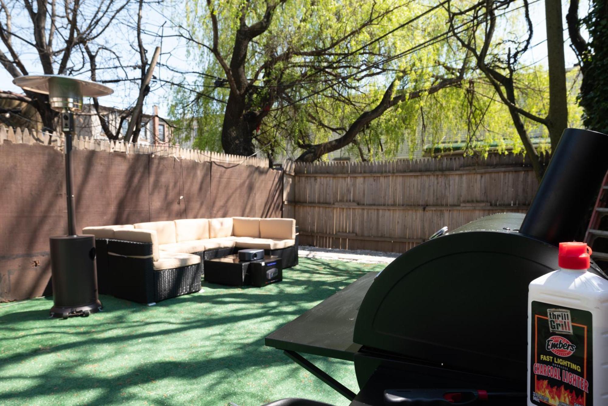 Charming 2br Bkyrd Near Williamsburg Nueva York